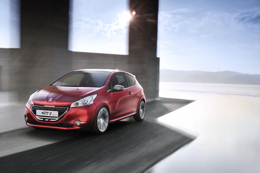  Peugeot 208 GTi Concept 2012 года  (фото 18 из 26)